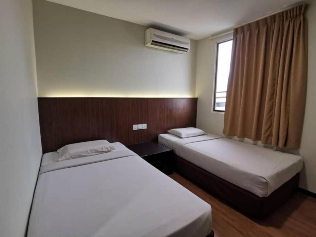 Hotel Holiday Kota Kinabalu Exterior photo